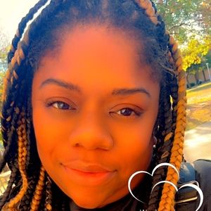 Meet your Posher, Latoya